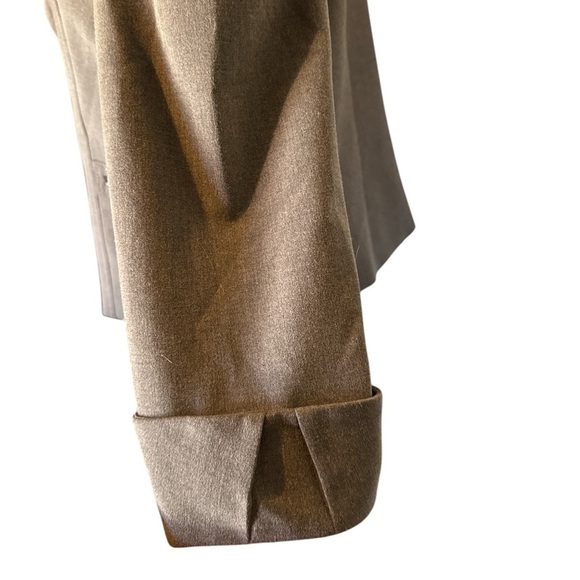 Tahari Arthur Levine Notched Collar Women's 10 Grey Lined
Fitted 3 Button Blazer - Picture 6 of 15